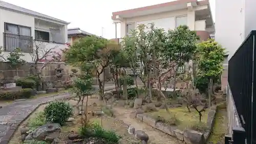 誓願寺の庭園