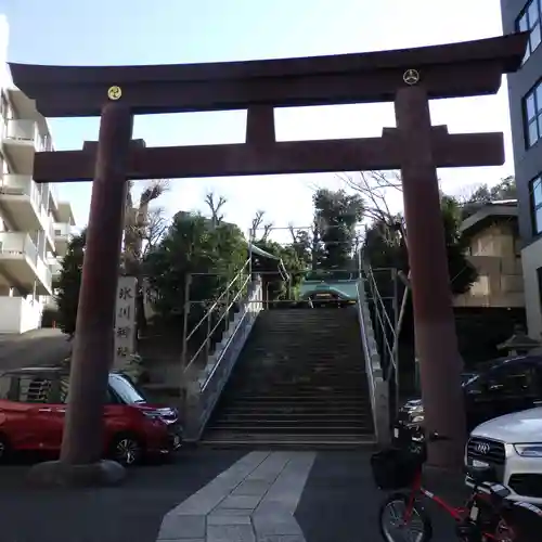 白金氷川神社の鳥居