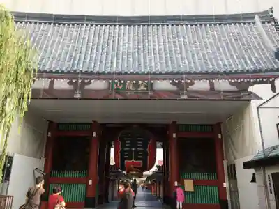 浅草寺の山門・神門