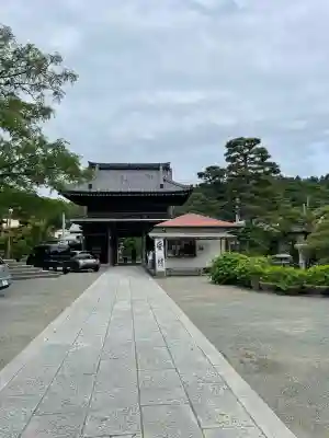 本覚寺の{uncategorized: "未分類", other: "その他", undefined: "問題あり", building: "その他建物", grave: "お墓", sacred_gate: "鳥居", guardian: "狛犬", statue: "像", buddha: "仏像", history: "歴史", nature: "自然", garden: "庭園", animal: "動物", pagoda: "塔", temizu: "手水舎", mountain_gate: "山門・神門", sanctuary: "本殿・本堂", subordinate: "末社・摂社", art: "芸術", scenery: "景色", jizo: "地蔵", ema: "絵馬", goshuin: "御朱印", omikuji: "おみくじ", items: "授与品その他", amulet: "お守り", goshuincho: "御朱印帳", eats: "食事", festival: "お祭り", votive_dance: "神楽", shichigosan: "七五三参", wedding: "結婚式", experience: "体験その他", initially: "初詣", around: "周辺", anti_infection: "感染症対策"}