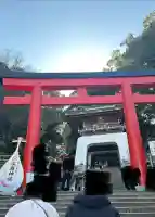 江島神社の{uncategorized: "未分類", other: "その他", undefined: "問題あり", building: "その他建物", grave: "お墓", sacred_gate: "鳥居", guardian: "狛犬", statue: "像", buddha: "仏像", history: "歴史", nature: "自然", garden: "庭園", animal: "動物", pagoda: "塔", temizu: "手水舎", mountain_gate: "山門・神門", sanctuary: "本殿・本堂", subordinate: "末社・摂社", art: "芸術", scenery: "景色", jizo: "地蔵", ema: "絵馬", goshuin: "御朱印", omikuji: "おみくじ", items: "授与品その他", amulet: "お守り", goshuincho: "御朱印帳", eats: "食事", festival: "お祭り", votive_dance: "神楽", shichigosan: "七五三参", wedding: "結婚式", experience: "体験その他", initially: "初詣", around: "周辺", anti_infection: "感染症対策"}