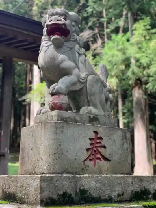 淺間神社(忍野村内野)の狛犬