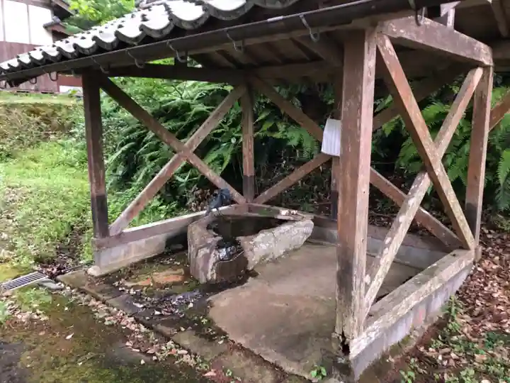 大飯神社の手水舎