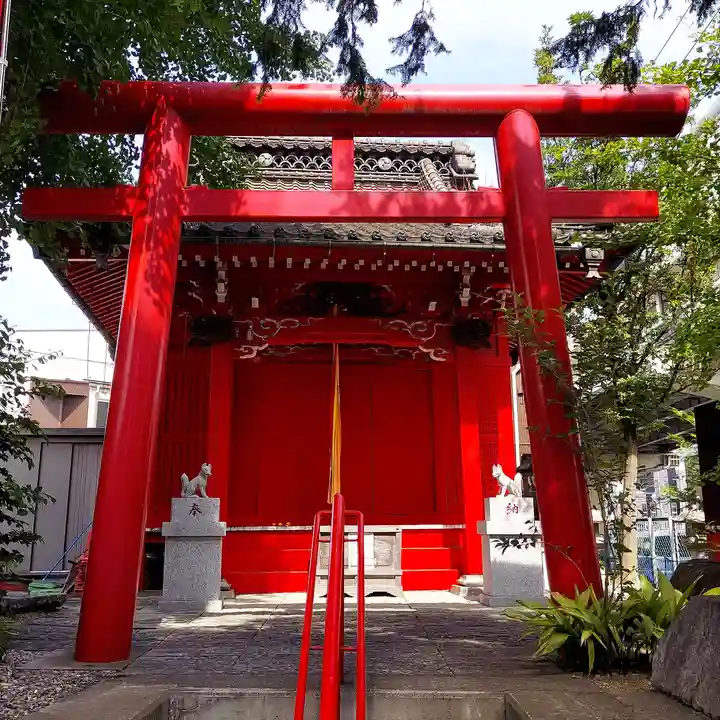 赤稲荷神社の鳥居