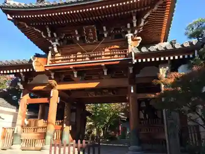 齢延寺の山門・神門