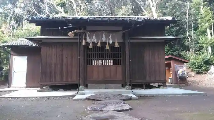 緑岡神社の本殿