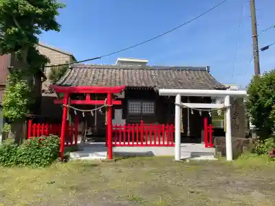 弁天神社・八海山神社の{uncategorized: "未分類", other: "その他", undefined: "問題あり", building: "その他建物", grave: "お墓", sacred_gate: "鳥居", guardian: "狛犬", statue: "像", buddha: "仏像", history: "歴史", nature: "自然", garden: "庭園", animal: "動物", pagoda: "塔", temizu: "手水舎", mountain_gate: "山門・神門", sanctuary: "本殿・本堂", subordinate: "末社・摂社", art: "芸術", scenery: "景色", jizo: "地蔵", ema: "絵馬", goshuin: "御朱印", omikuji: "おみくじ", items: "授与品その他", amulet: "お守り", goshuincho: "御朱印帳", eats: "食事", festival: "お祭り", votive_dance: "神楽", shichigosan: "七五三参", wedding: "結婚式", experience: "体験その他", initially: "初詣", around: "周辺", anti_infection: "感染症対策"}