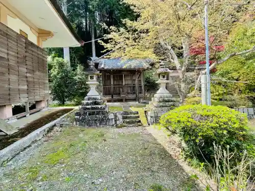 伊勢廻寺の{uncategorized: "未分類", other: "その他", undefined: "問題あり", building: "その他建物", grave: "お墓", sacred_gate: "鳥居", guardian: "狛犬", statue: "像", buddha: "仏像", history: "歴史", nature: "自然", garden: "庭園", animal: "動物", pagoda: "塔", temizu: "手水舎", mountain_gate: "山門・神門", sanctuary: "本殿・本堂", subordinate: "末社・摂社", art: "芸術", scenery: "景色", jizo: "地蔵", ema: "絵馬", goshuin: "御朱印", omikuji: "おみくじ", items: "授与品その他", amulet: "お守り", goshuincho: "御朱印帳", eats: "食事", festival: "お祭り", votive_dance: "神楽", shichigosan: "七五三参", wedding: "結婚式", experience: "体験その他", initially: "初詣", around: "周辺", anti_infection: "感染症対策"}