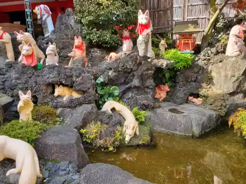 京濱伏見稲荷神社の狛犬