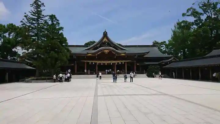 寒川神社の本殿・本堂