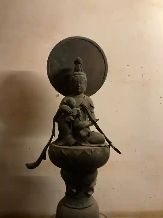 成身院 百体観音堂(さざえ堂)(埼玉県)