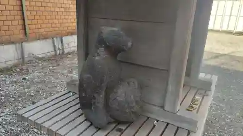 高山稲荷神社の狛犬