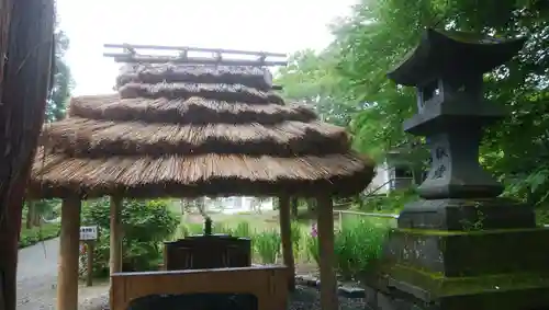 義經神社の手水舎