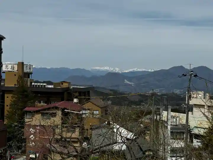 伊香保神社の{uncategorized: "未分類", other: "その他", undefined: "問題あり", building: "その他建物", grave: "お墓", sacred_gate: "鳥居", guardian: "狛犬", statue: "像", buddha: "仏像", history: "歴史", nature: "自然", garden: "庭園", animal: "動物", pagoda: "塔", temizu: "手水舎", mountain_gate: "山門・神門", sanctuary: "本殿・本堂", subordinate: "末社・摂社", art: "芸術", scenery: "景色", jizo: "地蔵", ema: "絵馬", goshuin: "御朱印", omikuji: "おみくじ", items: "授与品その他", amulet: "お守り", goshuincho: "御朱印帳", eats: "食事", festival: "お祭り", votive_dance: "神楽", shichigosan: "七五三参", wedding: "結婚式", experience: "体験その他", initially: "初詣", around: "周辺", anti_infection: "感染症対策"}