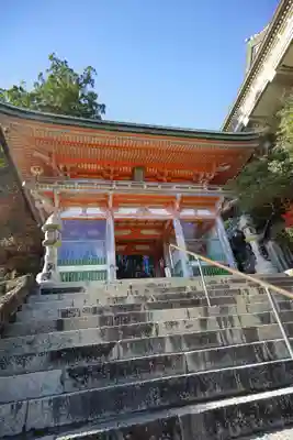 青岸渡寺の山門・神門
