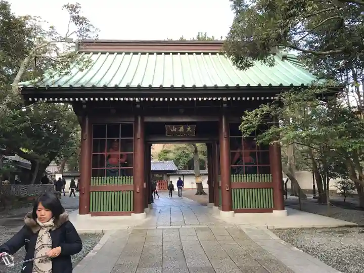 高徳院の山門・神門