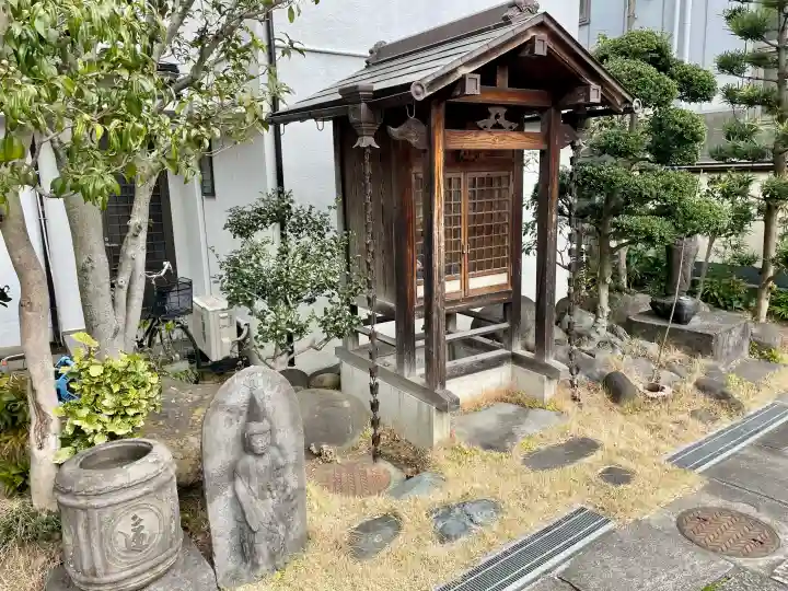 龍光寺の{uncategorized: "未分類", other: "その他", undefined: "問題あり", building: "その他建物", grave: "お墓", sacred_gate: "鳥居", guardian: "狛犬", statue: "像", buddha: "仏像", history: "歴史", nature: "自然", garden: "庭園", animal: "動物", pagoda: "塔", temizu: "手水舎", mountain_gate: "山門・神門", sanctuary: "本殿・本堂", subordinate: "末社・摂社", art: "芸術", scenery: "景色", jizo: "地蔵", ema: "絵馬", goshuin: "御朱印", omikuji: "おみくじ", items: "授与品その他", amulet: "お守り", goshuincho: "御朱印帳", eats: "食事", festival: "お祭り", votive_dance: "神楽", shichigosan: "七五三参", wedding: "結婚式", experience: "体験その他", initially: "初詣", around: "周辺", anti_infection: "感染症対策"}