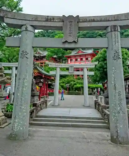 祐徳稲荷神社の鳥居