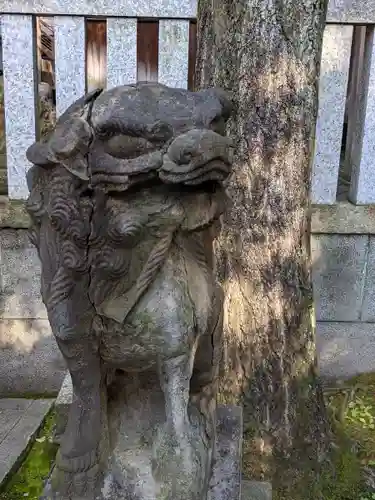 神明社の狛犬