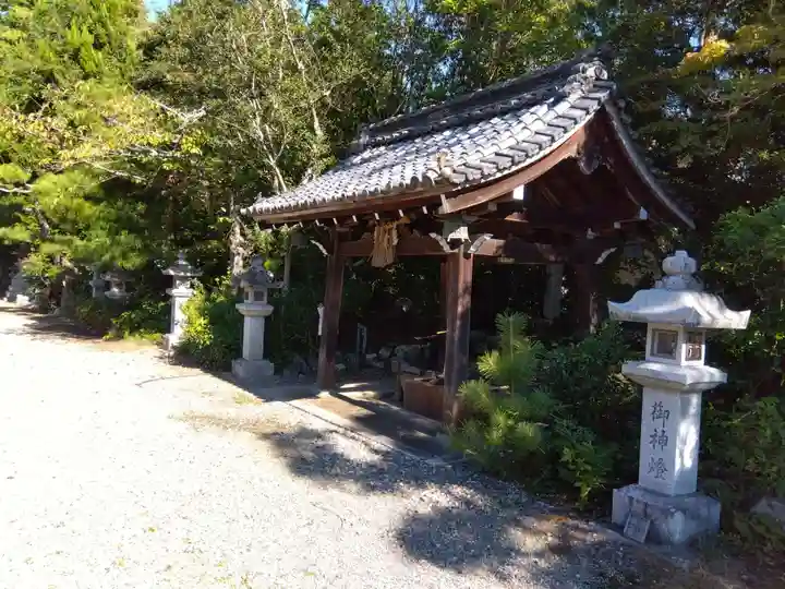 下新川神社(滋賀県)