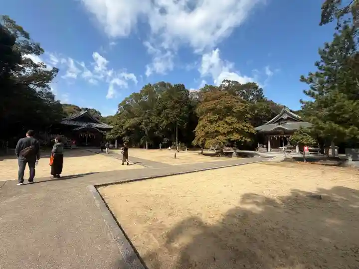 鏡神社の{uncategorized: "未分類", other: "その他", undefined: "問題あり", building: "その他建物", grave: "お墓", sacred_gate: "鳥居", guardian: "狛犬", statue: "像", buddha: "仏像", history: "歴史", nature: "自然", garden: "庭園", animal: "動物", pagoda: "塔", temizu: "手水舎", mountain_gate: "山門・神門", sanctuary: "本殿・本堂", subordinate: "末社・摂社", art: "芸術", scenery: "景色", jizo: "地蔵", ema: "絵馬", goshuin: "御朱印", omikuji: "おみくじ", items: "授与品その他", amulet: "お守り", goshuincho: "御朱印帳", eats: "食事", festival: "お祭り", votive_dance: "神楽", shichigosan: "七五三参", wedding: "結婚式", experience: "体験その他", initially: "初詣", around: "周辺", anti_infection: "感染症対策"}