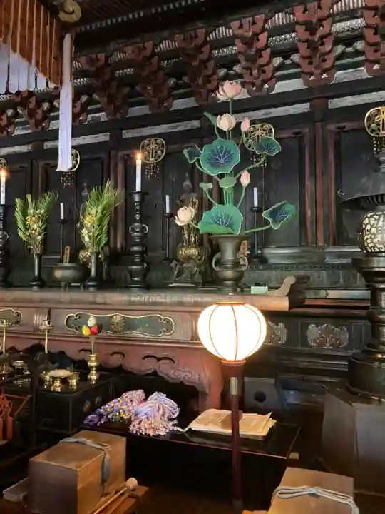 鶴林寺の本殿・本堂