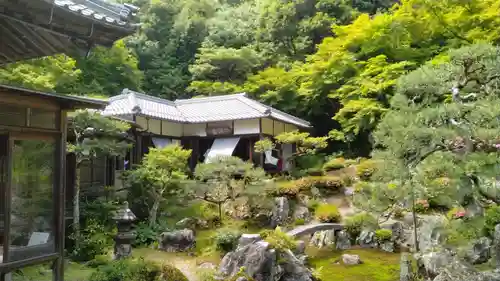 吸湖山　青岸寺の庭園