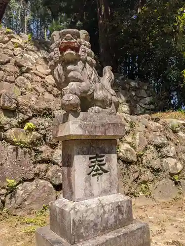 白山神社の狛犬