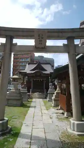 三輪厳島神社（弁天神社）の鳥居