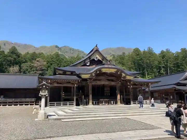 彌彦神社の本殿・本堂