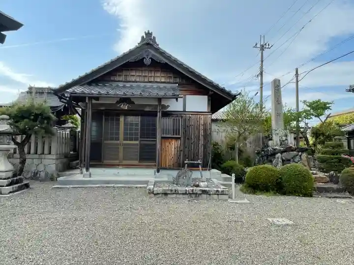 石原神社 (祇園社)の{uncategorized: "未分類", other: "その他", undefined: "問題あり", building: "その他建物", grave: "お墓", sacred_gate: "鳥居", guardian: "狛犬", statue: "像", buddha: "仏像", history: "歴史", nature: "自然", garden: "庭園", animal: "動物", pagoda: "塔", temizu: "手水舎", mountain_gate: "山門・神門", sanctuary: "本殿・本堂", subordinate: "末社・摂社", art: "芸術", scenery: "景色", jizo: "地蔵", ema: "絵馬", goshuin: "御朱印", omikuji: "おみくじ", items: "授与品その他", amulet: "お守り", goshuincho: "御朱印帳", eats: "食事", festival: "お祭り", votive_dance: "神楽", shichigosan: "七五三参", wedding: "結婚式", experience: "体験その他", initially: "初詣", around: "周辺", anti_infection: "感染症対策"}