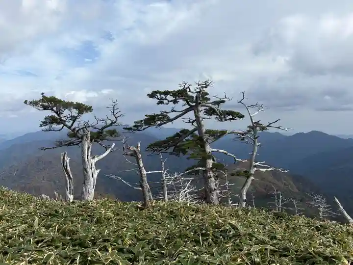 劔山本宮宝蔵石神社(徳島県)
