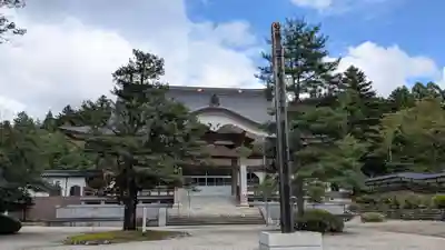 立山寺の本殿・本堂