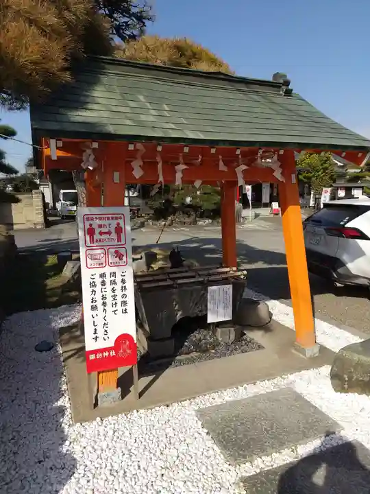 諏訪神社の手水舎