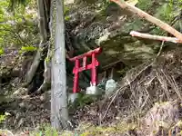 剣岩稲荷神社の本殿・本堂