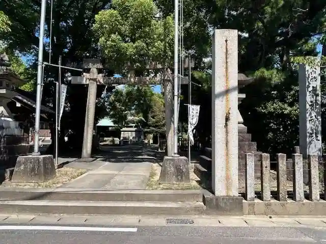 大神神社(花池)の鳥居