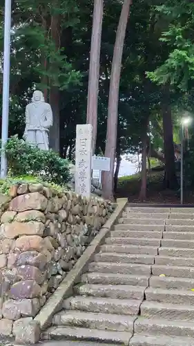 草薙神社の像