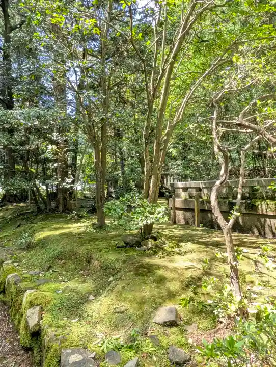彌彦神社の{uncategorized: "未分類", other: "その他", undefined: "問題あり", building: "その他建物", grave: "お墓", sacred_gate: "鳥居", guardian: "狛犬", statue: "像", buddha: "仏像", history: "歴史", nature: "自然", garden: "庭園", animal: "動物", pagoda: "塔", temizu: "手水舎", mountain_gate: "山門・神門", sanctuary: "本殿・本堂", subordinate: "末社・摂社", art: "芸術", scenery: "景色", jizo: "地蔵", ema: "絵馬", goshuin: "御朱印", omikuji: "おみくじ", items: "授与品その他", amulet: "お守り", goshuincho: "御朱印帳", eats: "食事", festival: "お祭り", votive_dance: "神楽", shichigosan: "七五三参", wedding: "結婚式", experience: "体験その他", initially: "初詣", around: "周辺", anti_infection: "感染症対策"}