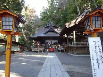 新倉富士浅間神社の本殿・本堂