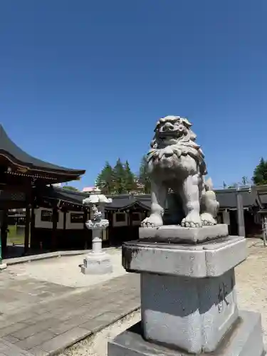 諏訪神社の{uncategorized: "未分類", other: "その他", undefined: "問題あり", building: "その他建物", grave: "お墓", sacred_gate: "鳥居", guardian: "狛犬", statue: "像", buddha: "仏像", history: "歴史", nature: "自然", garden: "庭園", animal: "動物", pagoda: "塔", temizu: "手水舎", mountain_gate: "山門・神門", sanctuary: "本殿・本堂", subordinate: "末社・摂社", art: "芸術", scenery: "景色", jizo: "地蔵", ema: "絵馬", goshuin: "御朱印", omikuji: "おみくじ", items: "授与品その他", amulet: "お守り", goshuincho: "御朱印帳", eats: "食事", festival: "お祭り", votive_dance: "神楽", shichigosan: "七五三参", wedding: "結婚式", experience: "体験その他", initially: "初詣", around: "周辺", anti_infection: "感染症対策"}