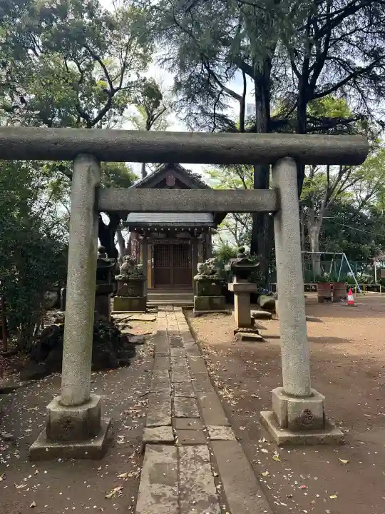 品川神社の{uncategorized: "未分類", other: "その他", undefined: "問題あり", building: "その他建物", grave: "お墓", sacred_gate: "鳥居", guardian: "狛犬", statue: "像", buddha: "仏像", history: "歴史", nature: "自然", garden: "庭園", animal: "動物", pagoda: "塔", temizu: "手水舎", mountain_gate: "山門・神門", sanctuary: "本殿・本堂", subordinate: "末社・摂社", art: "芸術", scenery: "景色", jizo: "地蔵", ema: "絵馬", goshuin: "御朱印", omikuji: "おみくじ", items: "授与品その他", amulet: "お守り", goshuincho: "御朱印帳", eats: "食事", festival: "お祭り", votive_dance: "神楽", shichigosan: "七五三参", wedding: "結婚式", experience: "体験その他", initially: "初詣", around: "周辺", anti_infection: "感染症対策"}