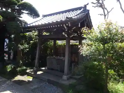 萬蔵寺の手水舎