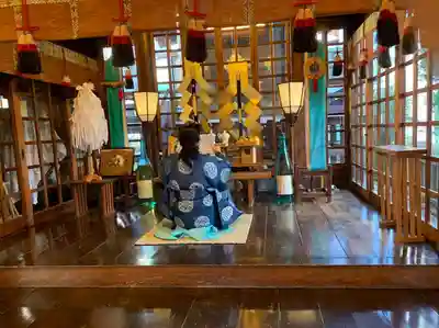 三輪神社の本殿・本堂