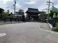 本覚寺の山門・神門