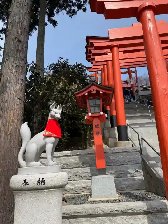 高屋敷稲荷神社の{uncategorized: "未分類", other: "その他", undefined: "問題あり", building: "その他建物", grave: "お墓", sacred_gate: "鳥居", guardian: "狛犬", statue: "像", buddha: "仏像", history: "歴史", nature: "自然", garden: "庭園", animal: "動物", pagoda: "塔", temizu: "手水舎", mountain_gate: "山門・神門", sanctuary: "本殿・本堂", subordinate: "末社・摂社", art: "芸術", scenery: "景色", jizo: "地蔵", ema: "絵馬", goshuin: "御朱印", omikuji: "おみくじ", items: "授与品その他", amulet: "お守り", goshuincho: "御朱印帳", eats: "食事", festival: "お祭り", votive_dance: "神楽", shichigosan: "七五三参", wedding: "結婚式", experience: "体験その他", initially: "初詣", around: "周辺", anti_infection: "感染症対策"}