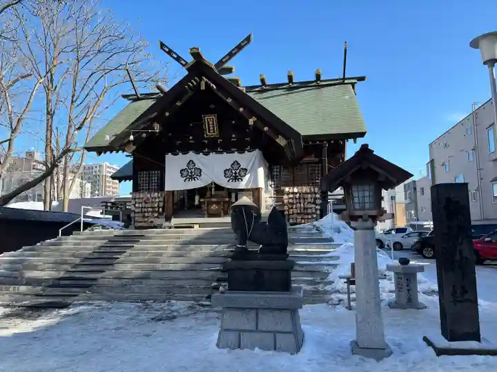 札幌諏訪神社の本殿・本堂