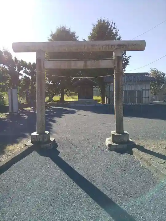 諏訪神社の鳥居