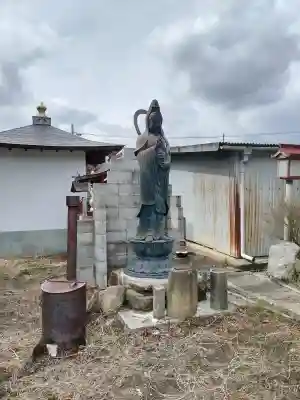 誠光寺の{uncategorized: "未分類", other: "その他", undefined: "問題あり", building: "その他建物", grave: "お墓", sacred_gate: "鳥居", guardian: "狛犬", statue: "像", buddha: "仏像", history: "歴史", nature: "自然", garden: "庭園", animal: "動物", pagoda: "塔", temizu: "手水舎", mountain_gate: "山門・神門", sanctuary: "本殿・本堂", subordinate: "末社・摂社", art: "芸術", scenery: "景色", jizo: "地蔵", ema: "絵馬", goshuin: "御朱印", omikuji: "おみくじ", items: "授与品その他", amulet: "お守り", goshuincho: "御朱印帳", eats: "食事", festival: "お祭り", votive_dance: "神楽", shichigosan: "七五三参", wedding: "結婚式", experience: "体験その他", initially: "初詣", around: "周辺", anti_infection: "感染症対策"}