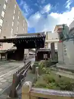 定性院の山門・神門