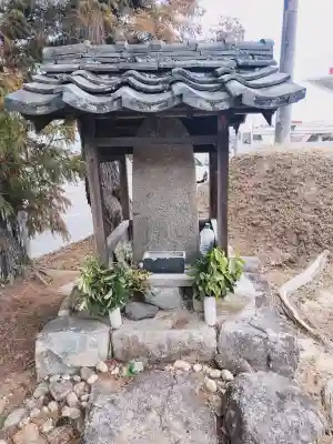 弘法大師石像の{uncategorized: "未分類", other: "その他", undefined: "問題あり", building: "その他建物", grave: "お墓", sacred_gate: "鳥居", guardian: "狛犬", statue: "像", buddha: "仏像", history: "歴史", nature: "自然", garden: "庭園", animal: "動物", pagoda: "塔", temizu: "手水舎", mountain_gate: "山門・神門", sanctuary: "本殿・本堂", subordinate: "末社・摂社", art: "芸術", scenery: "景色", jizo: "地蔵", ema: "絵馬", goshuin: "御朱印", omikuji: "おみくじ", items: "授与品その他", amulet: "お守り", goshuincho: "御朱印帳", eats: "食事", festival: "お祭り", votive_dance: "神楽", shichigosan: "七五三参", wedding: "結婚式", experience: "体験その他", initially: "初詣", around: "周辺", anti_infection: "感染症対策"}